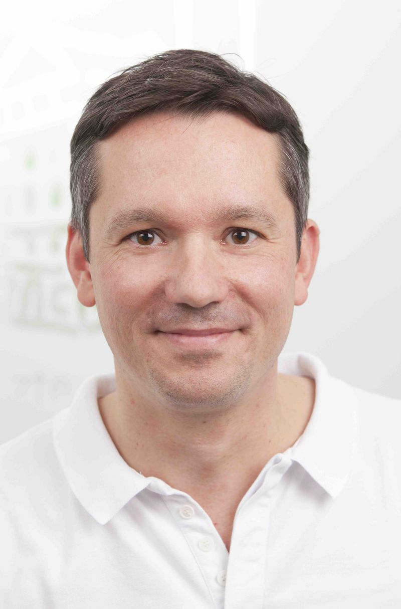 Dr. Thomas Brinkmeier Dr. Thomas Brinkmeier